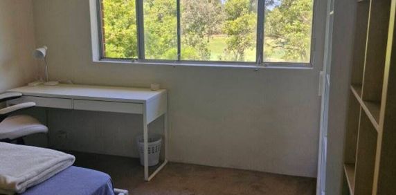 Kensington - Photo 2