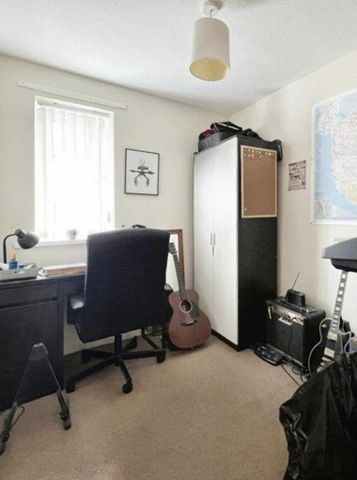 2 bedroom block of apartments to rent - Photo 3