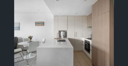 Luxurious Living - One Bedroom + Study in the Icon Dimmey's Building - Photo 5