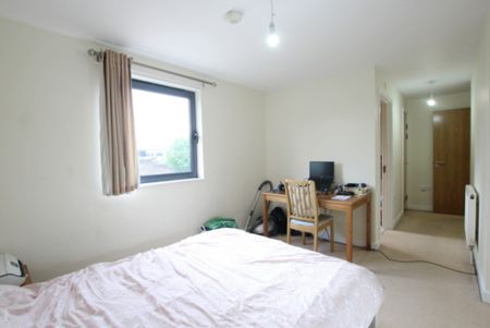 2 Bedroom Apartment, Rothesay Avenue, London - Photo 5
