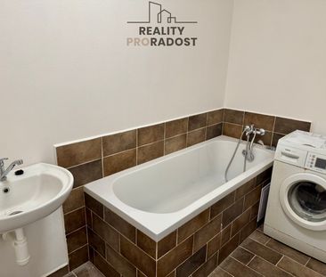 Pronájem bytu 2+1 67 m² - Fotografie 4