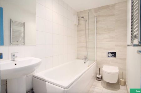 Room in a Shared House, Mcdermott Close, SW11 - Photo 5