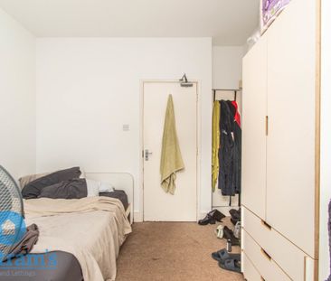 7 bed Flat for Rent - Photo 3