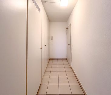 Direkt am Marktplatz! 1 Zimmer Apartment mit Einbauküche und Balkon! - Photo 4