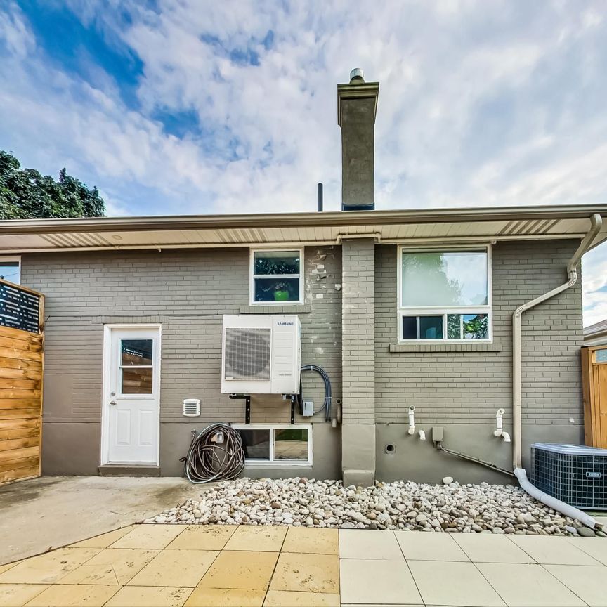 For Lease - 4 Thomas Avenue Unit# Basement, Toronto, Ontario - Photo 1