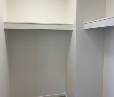 4 Bedroom Home with Large Yard - Photo 6