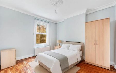 4 bedroom semi-detached house to rent - Photo 4