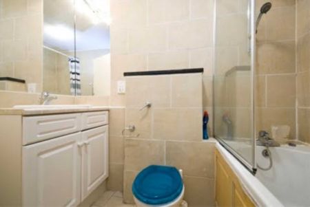 2 bed flat to rent - Photo 2