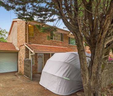 Light-Filled & Beautifully Updated Family Townhouse - Photo 4