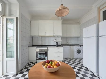 Avenida António Augusto de Aguiar, Lisbon, Lisbon 1050-017 - Photo 2