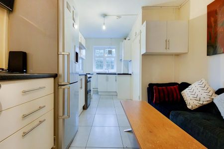 3 bedroom apartment to rent - Photo 3