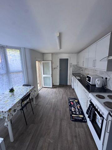 Room in a Shared House, Vicarage Road, N17 - Photo 4