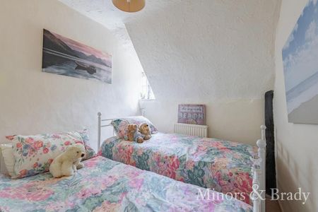 3 bedroom terraced house to rent - Photo 4