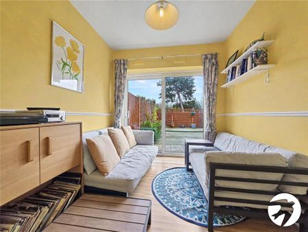 4 bedroom terraced house to rent - Photo 4