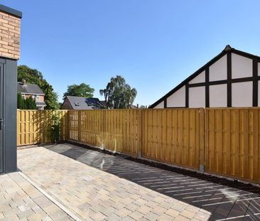 The Mount, Hale Barns, Altrincham, WA15 - Photo 5