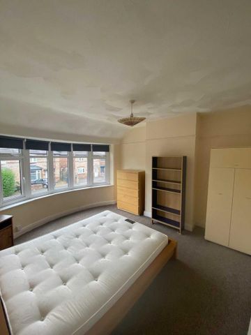 3 bedroom semi-detached house to rent - Photo 4