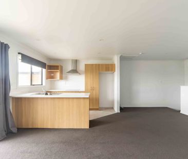 Modern 2-Bedroom Townhouse - The Perfect Lock-Up and Leave - Photo 2