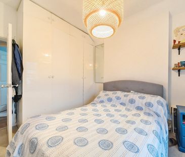 Flat to rent - Thornsett Road, London, SE20 - Photo 6