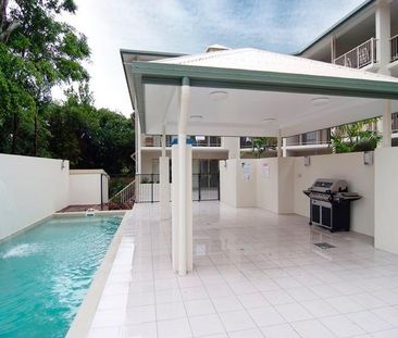 SPACIOUS AND MODERN JUST MINUTES FROM THE CBD - Photo 4
