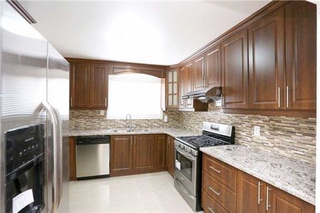 For Lease - 66 Glenvale Boulevard, Brampton, Ontario - Photo 5