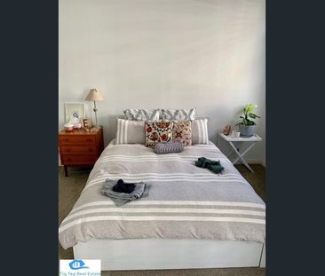 Spacious Luxurious 1 Bedroom Apartment - Photo 4