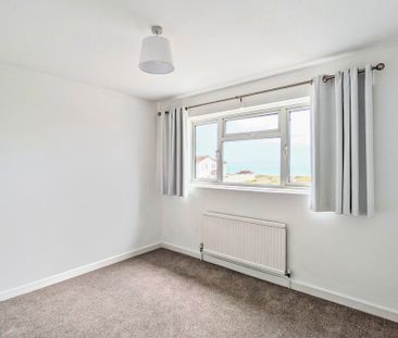 Beach Road - Photo 3