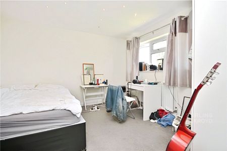 Blackwell Avenue, Guildford, Surrey, GU2 8LU - Photo 3