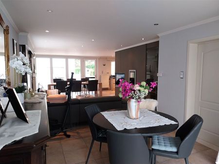 TE HUUR: Vrijstaande ruime woning met 3 slaapkamers en ruime loods! - Photo 5