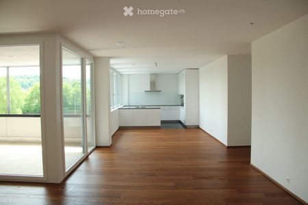 Grosszügige 4.5-Zimmer-Wohnung mit Balkon und schöner Aussicht in Sursee - Photo 3