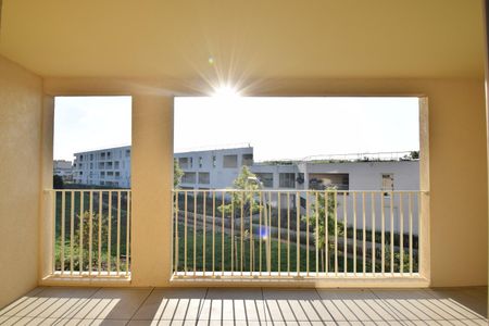 location Appartement T2 DE 41.82m² À HYERES - Photo 2