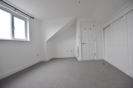 Harwoods Road, West Watford, WD18 - Photo 5