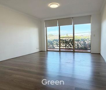Spacious Apartment with Modern Interiors and Excellent Convenience ... - Photo 3