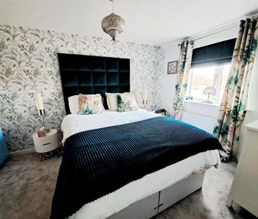 3 bedroom detached house to rent - Photo 4