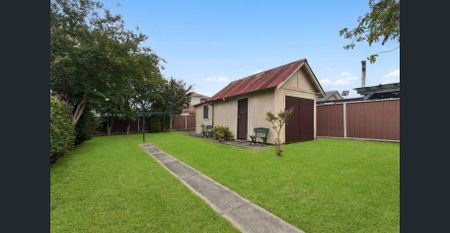 Spacious Family Home with Sunny Backyard in Croydon Park - Photo 5