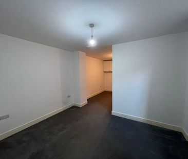 1 bed flat to rent in New Road, Chatham, ME4 - Photo 1