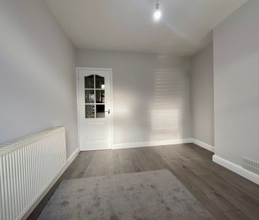 2 bedroom Mid Terraced House to let - Photo 3