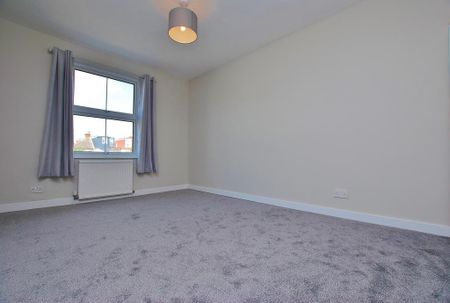 2 bedroom semi-detached house to rent - Photo 4