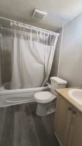 For Lease - 560 Bloor Street Unit# 109, Oshawa, Ontario - Photo 3