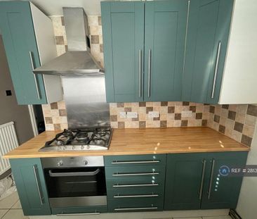 2 bedroom maisonette to rent - Photo 5