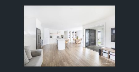 Low maintenance modern living - Photo 2