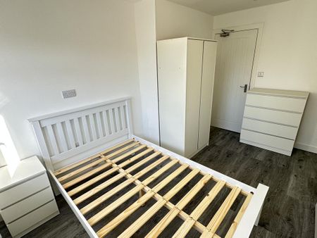 6 bedroom house of multiple occupation to rent - Photo 2