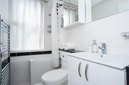 Finchley Road, London, London - Photo 5