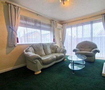3 bedroom semi-detached bungalow to rent - Photo 4