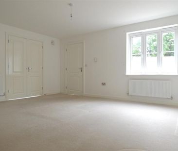 2 bedroom end of terrace house to rent - Photo 1