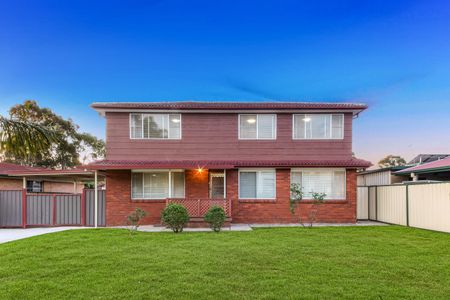 8 Elwood Crescent, Quakers Hill NSW 2763 - House For Rent | Domain - Photo 3