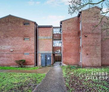 Hilton Close, Uxbridge, Middlesex, UB8 - Photo 2