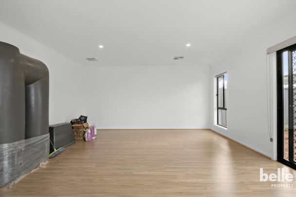 Brand-New Four-Bedroom Home with Ducted Comfort in Munno Para West - Photo 1