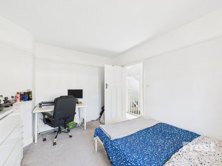 3 bedroom semi-detached house to rent - Photo 4