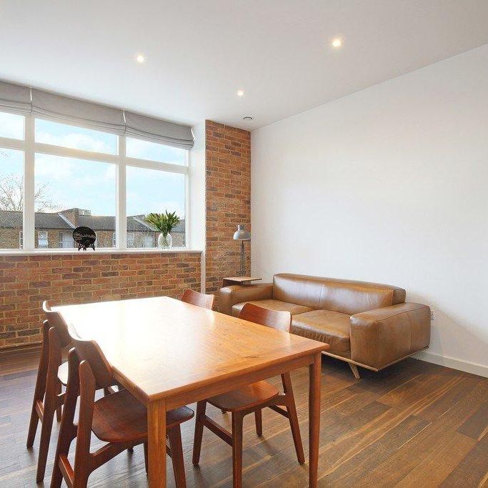 3 bedroom flat to rent - Photo 1