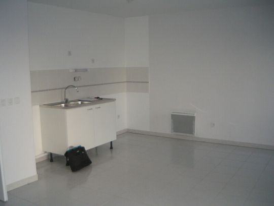 Location Appartement 3 pièces 67m² MARSEILLE 10ème - Photo 1